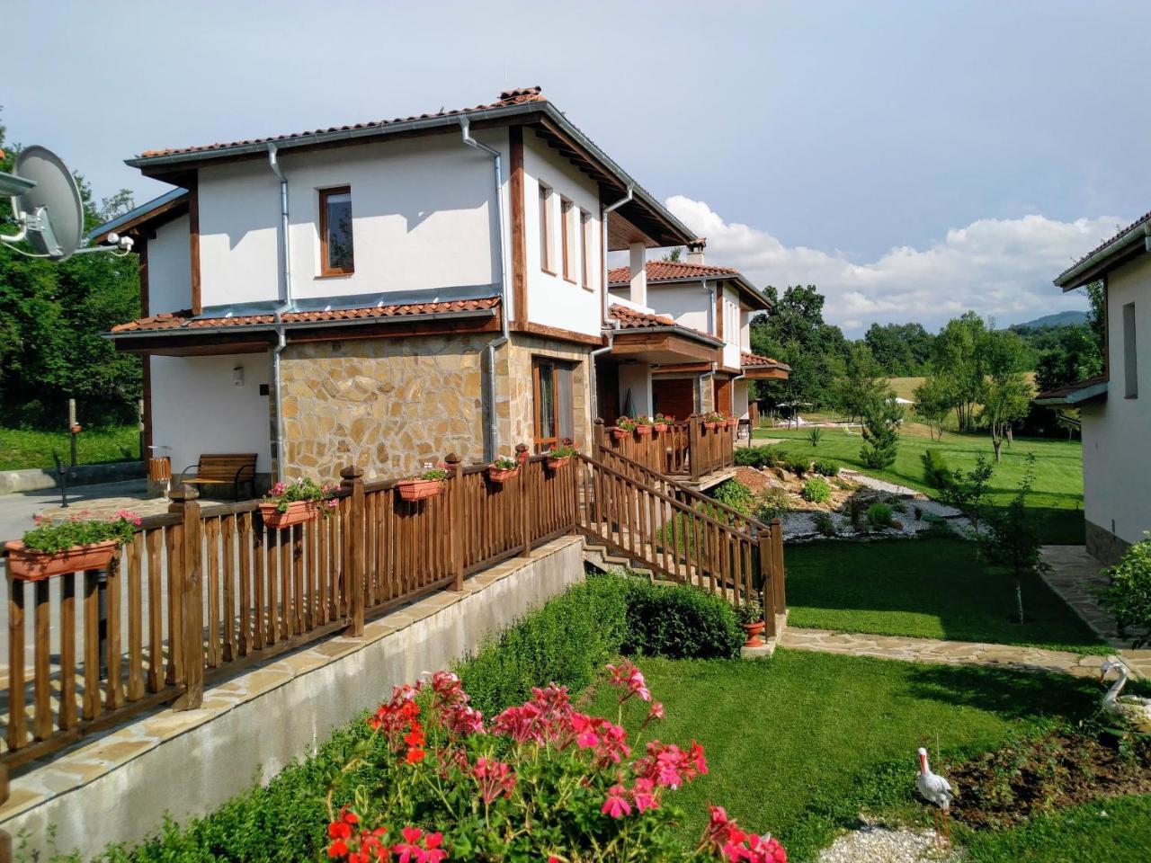 Sinjirite Complex Elena Exterior foto
